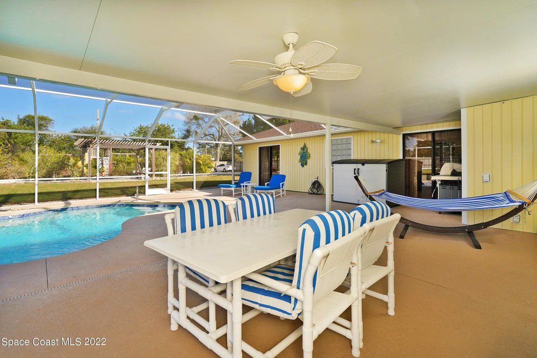 Photo of 1814 Oak Drive N