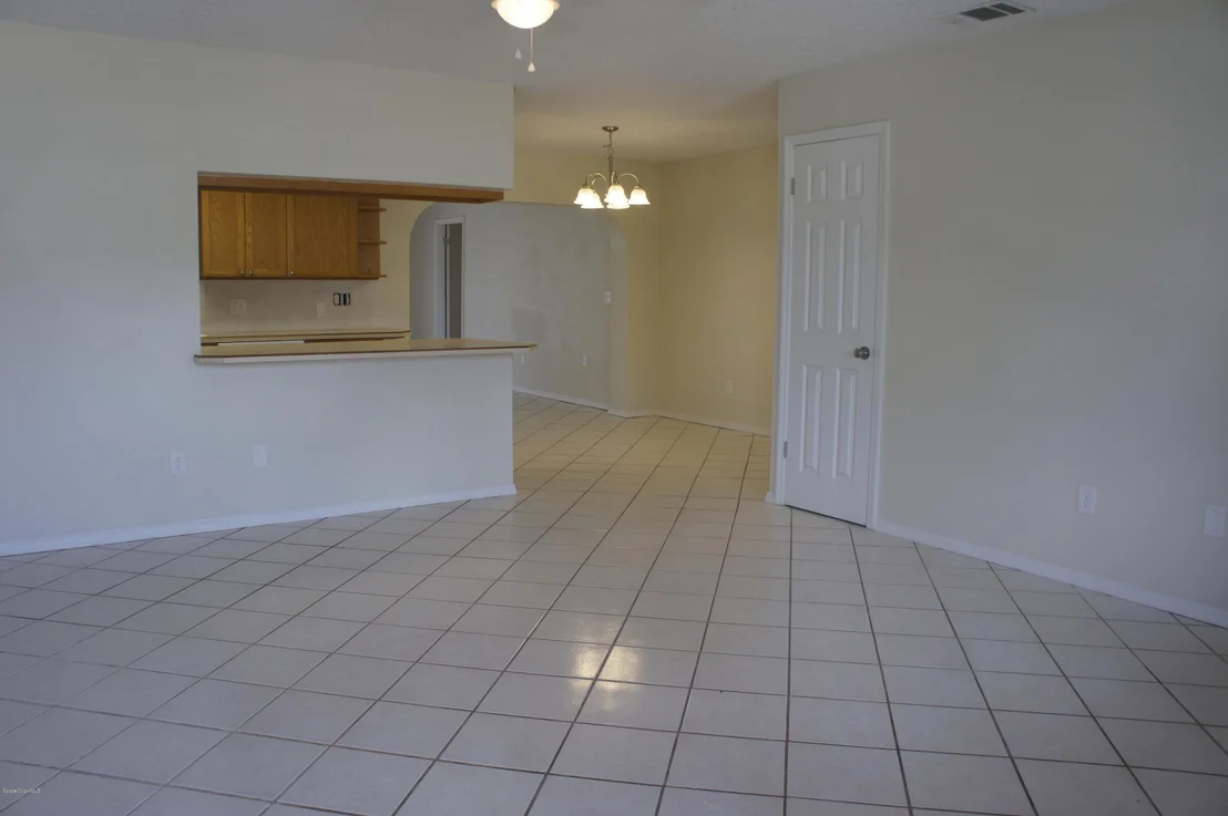 Photo of 565 Imperial Avenue