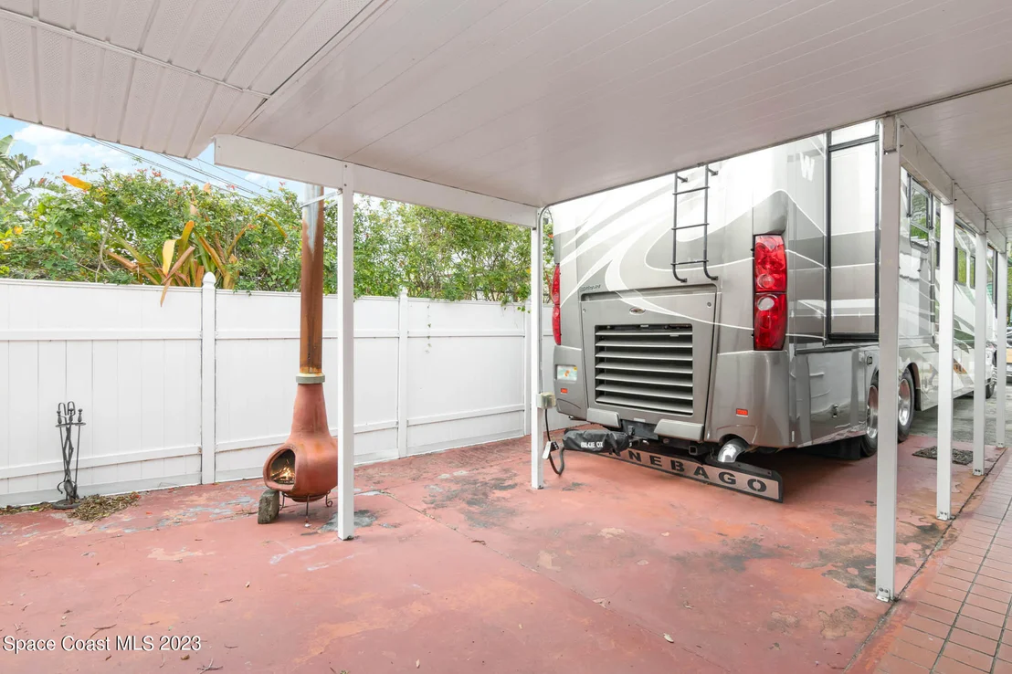 Photo of 13 S Palmway Avenue