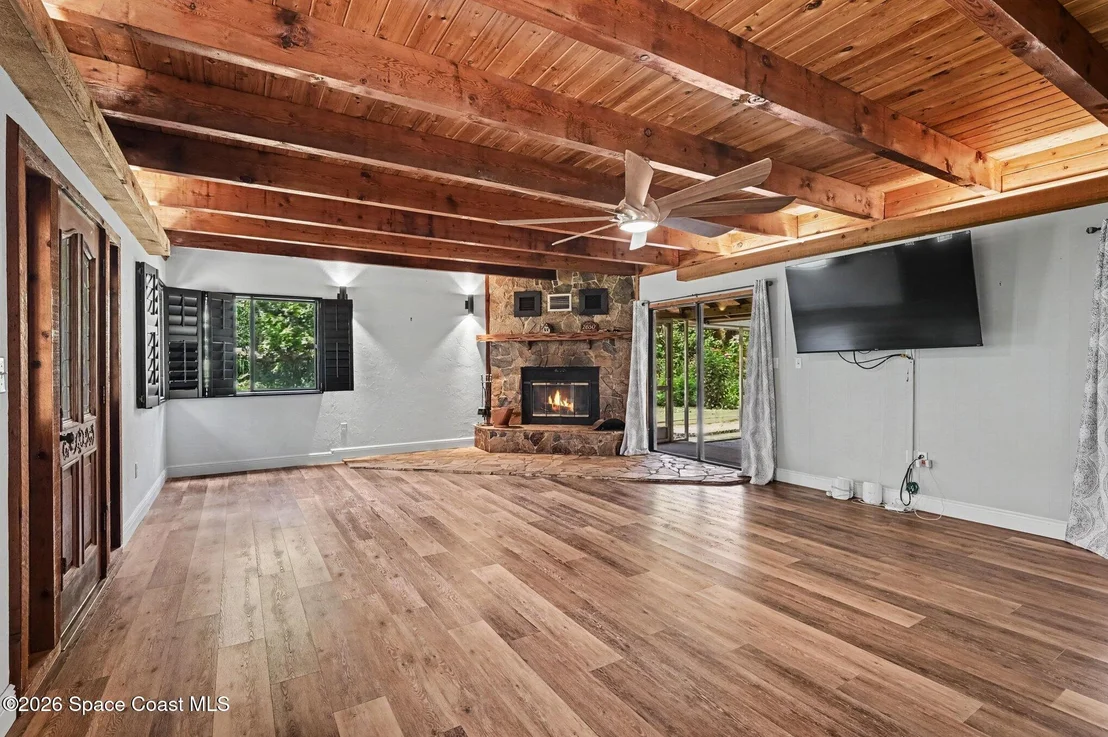 Photo of 2650 Lagrange Road