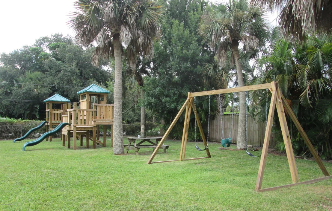 Photo of 255 Cardinal Drive