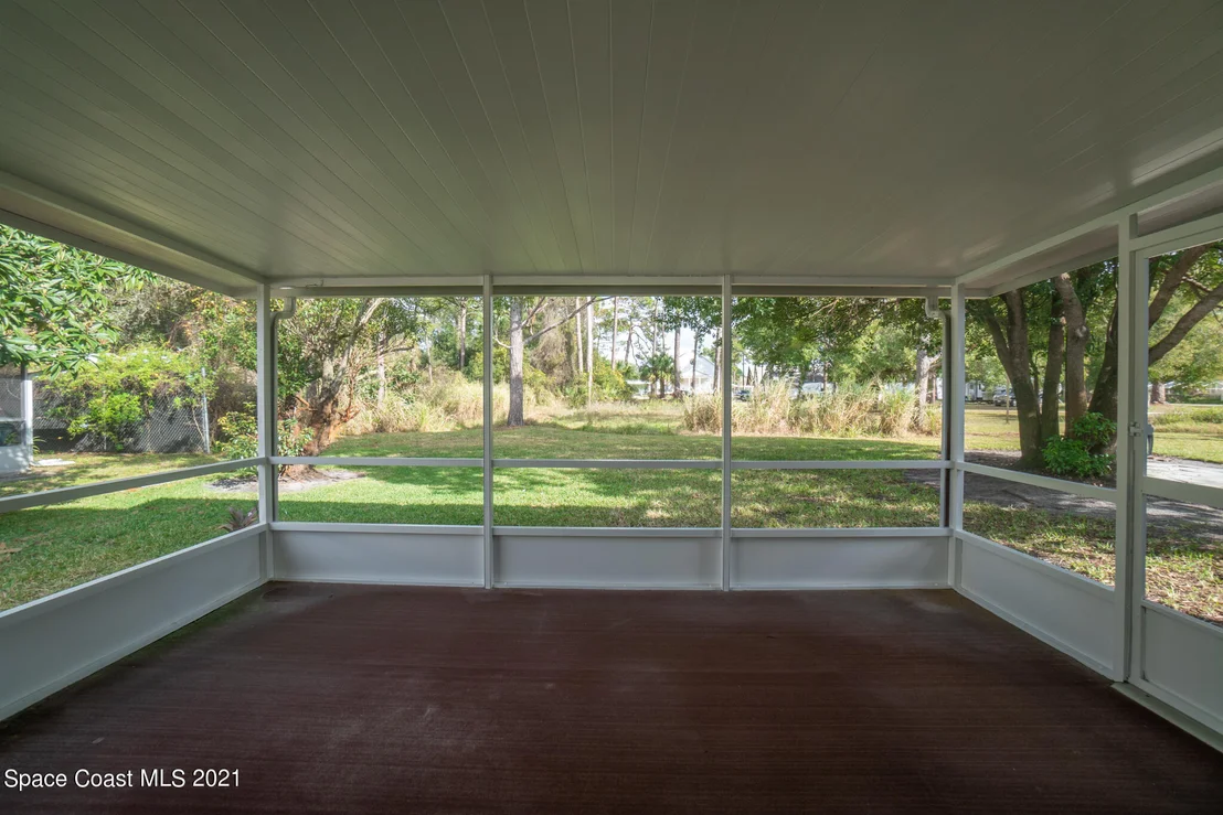 Photo of 1726 Golfview Drive