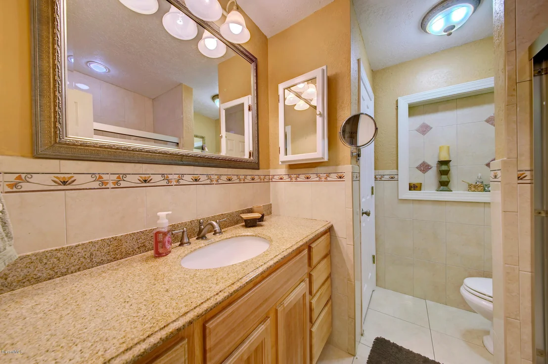 Photo of 469 Angelo Lane
