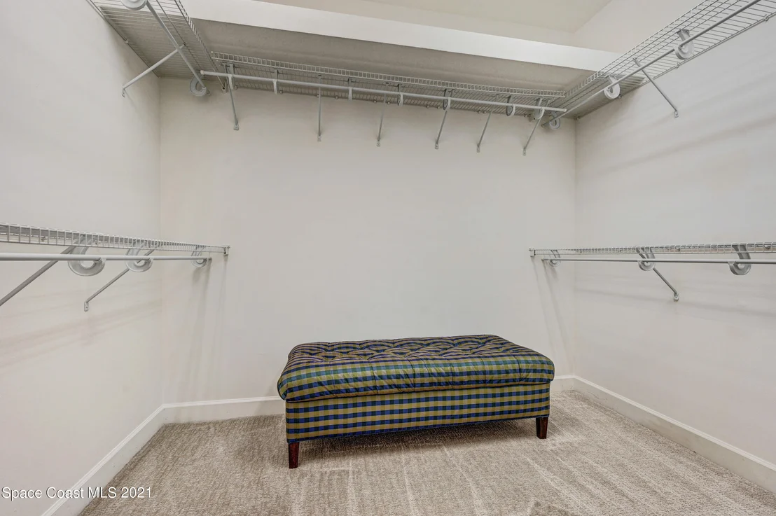 Photo of 882 Oak Park Drive
