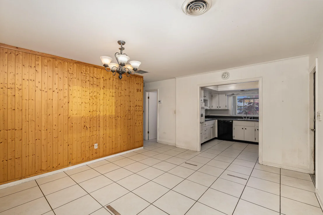Photo of 395 Willow Drive