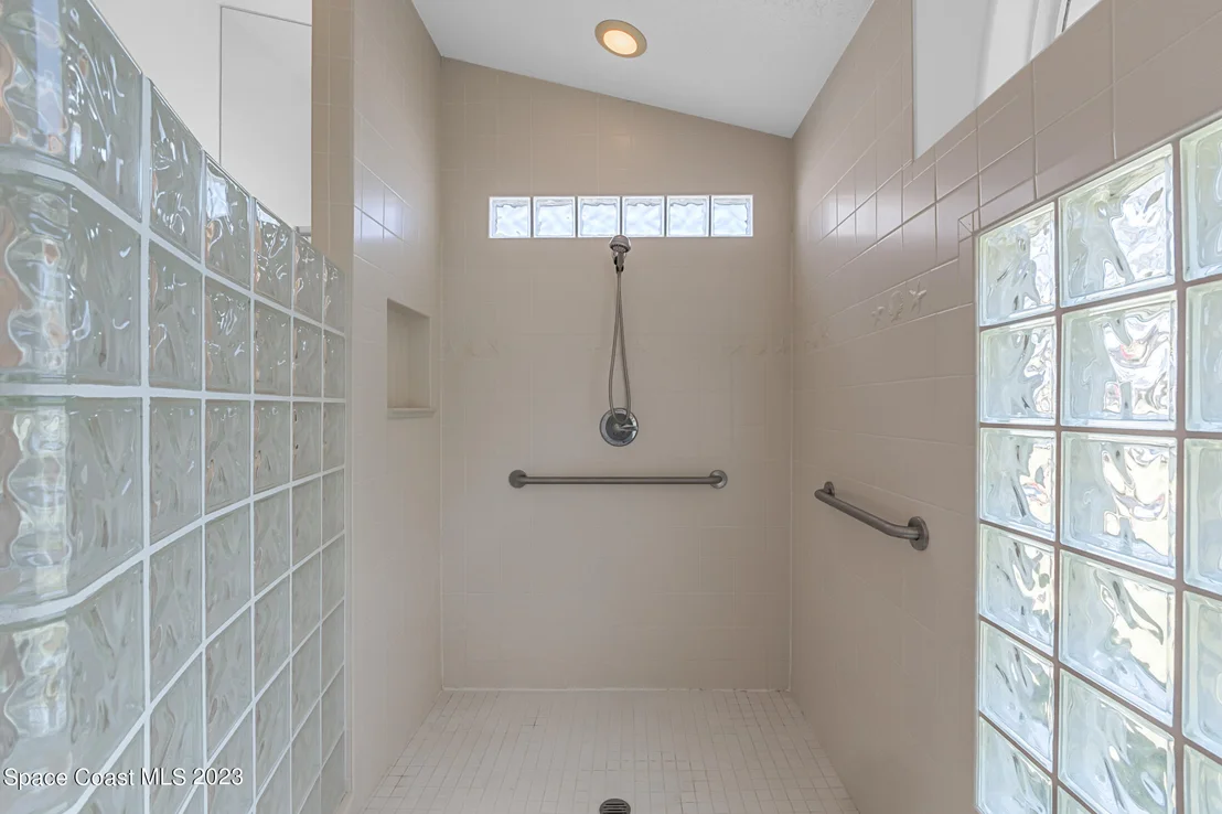 Photo of 580 Deerfield Drive