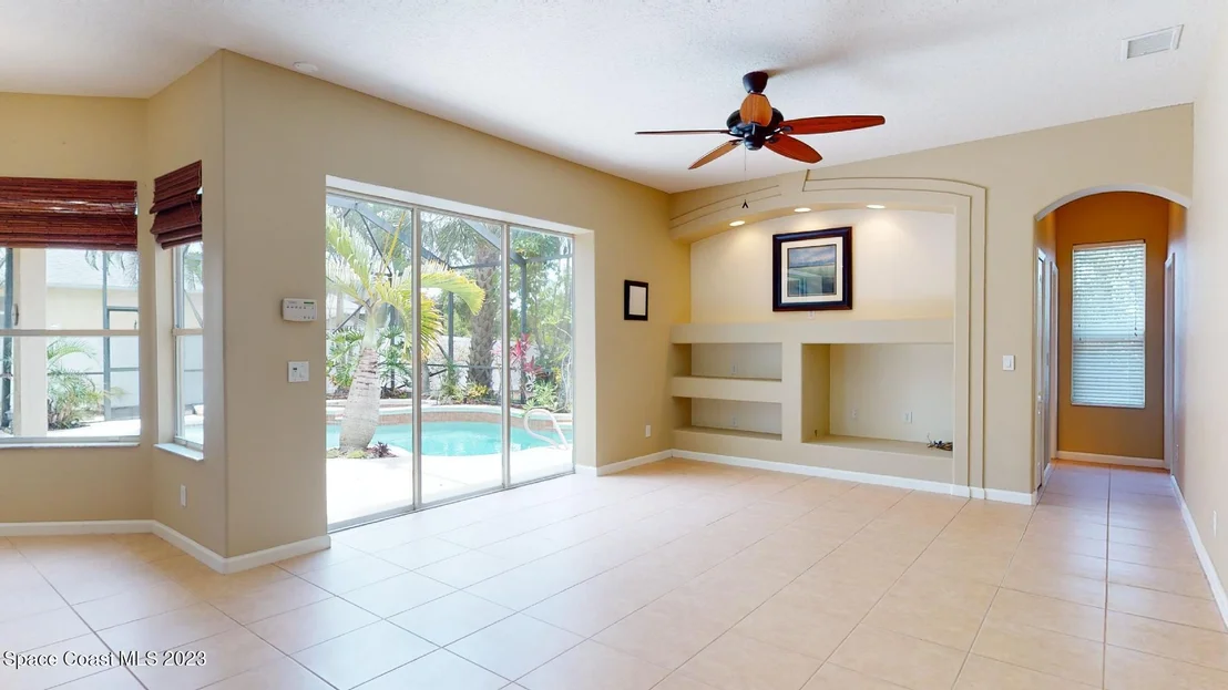 Photo of 3356 Peninsula Circle