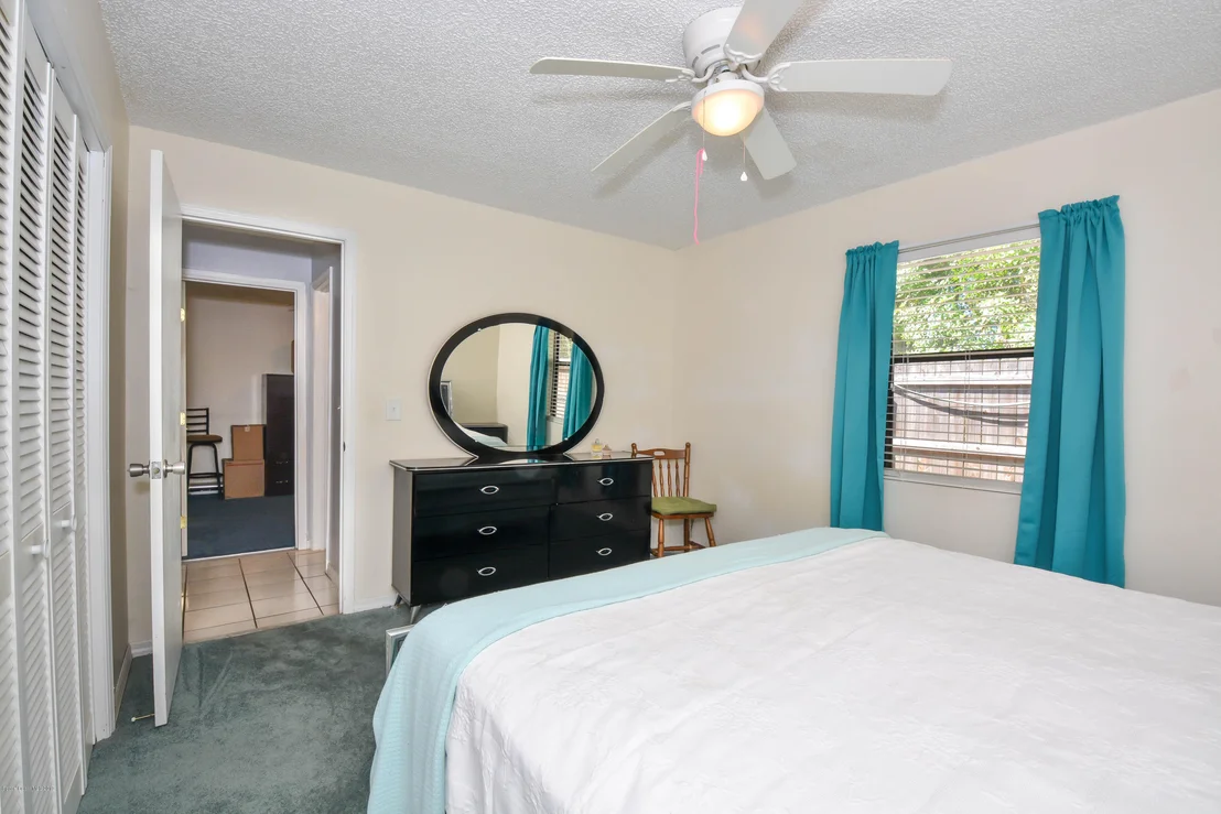 Photo of 7820 Sheridan Road