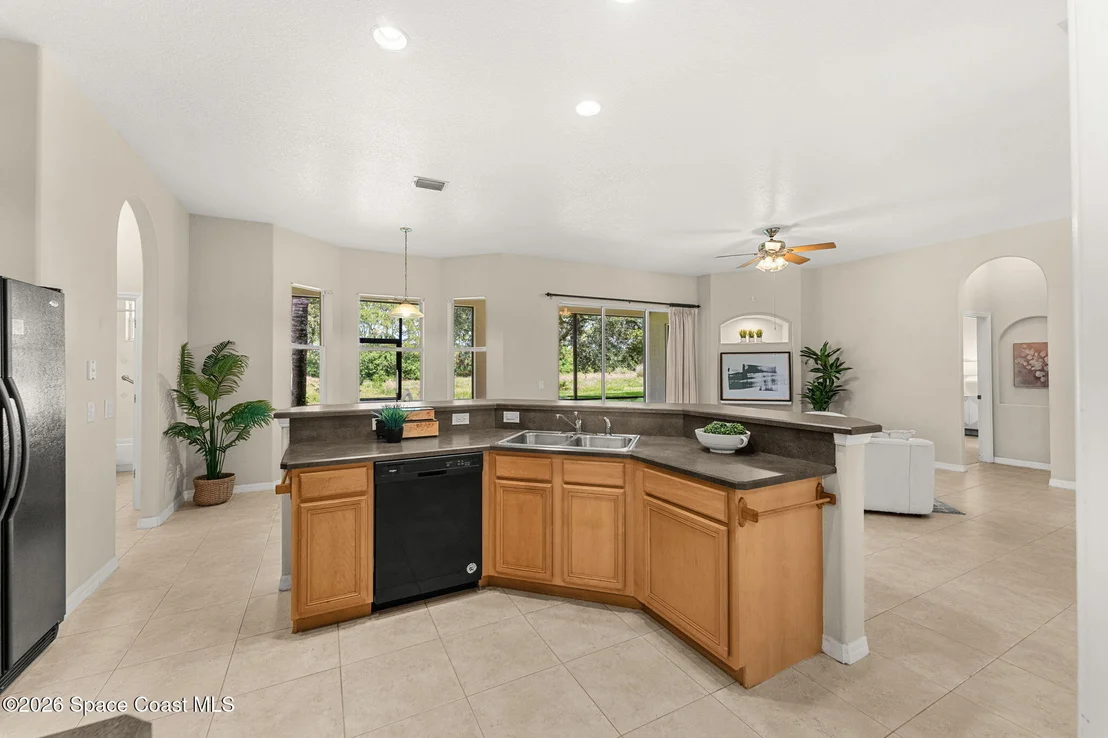 Photo of 1860 Windbrook Drive SE