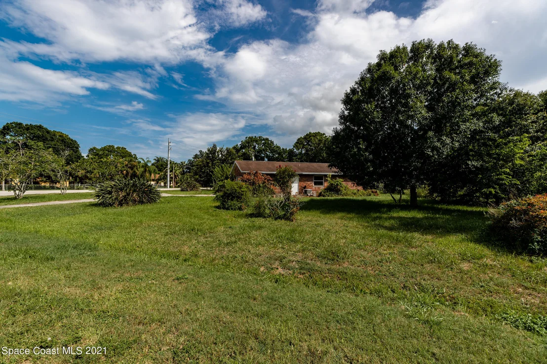 Photo of 838 Knecht Road NE