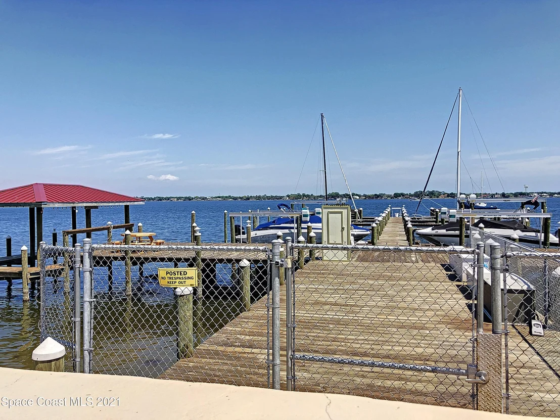 Photo of Unit 307 at 1025 Rockledge Drive