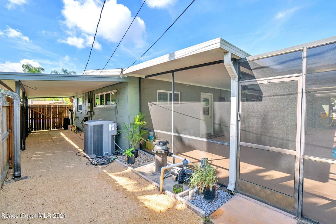 Photo of 1096 Madrid Road