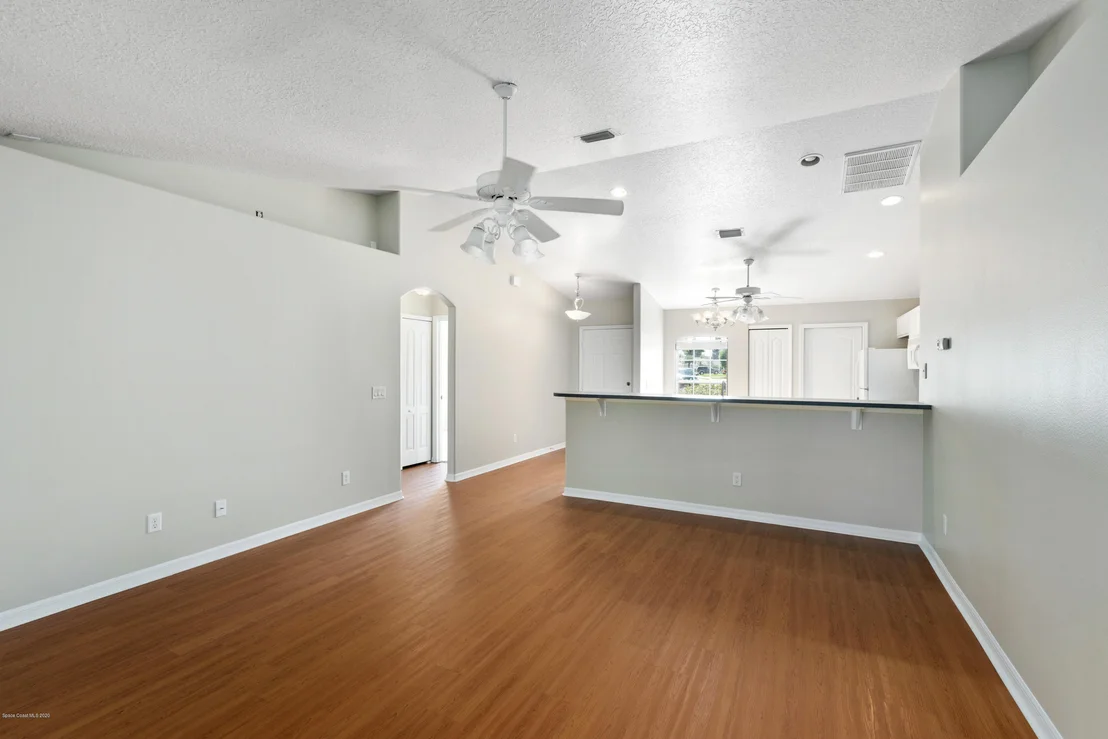 Photo of 1100 Pine Creek Circle NE