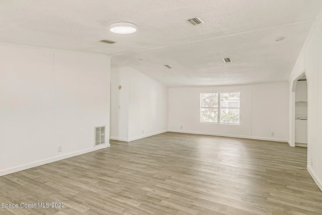 Photo of 1175 Luther Drive