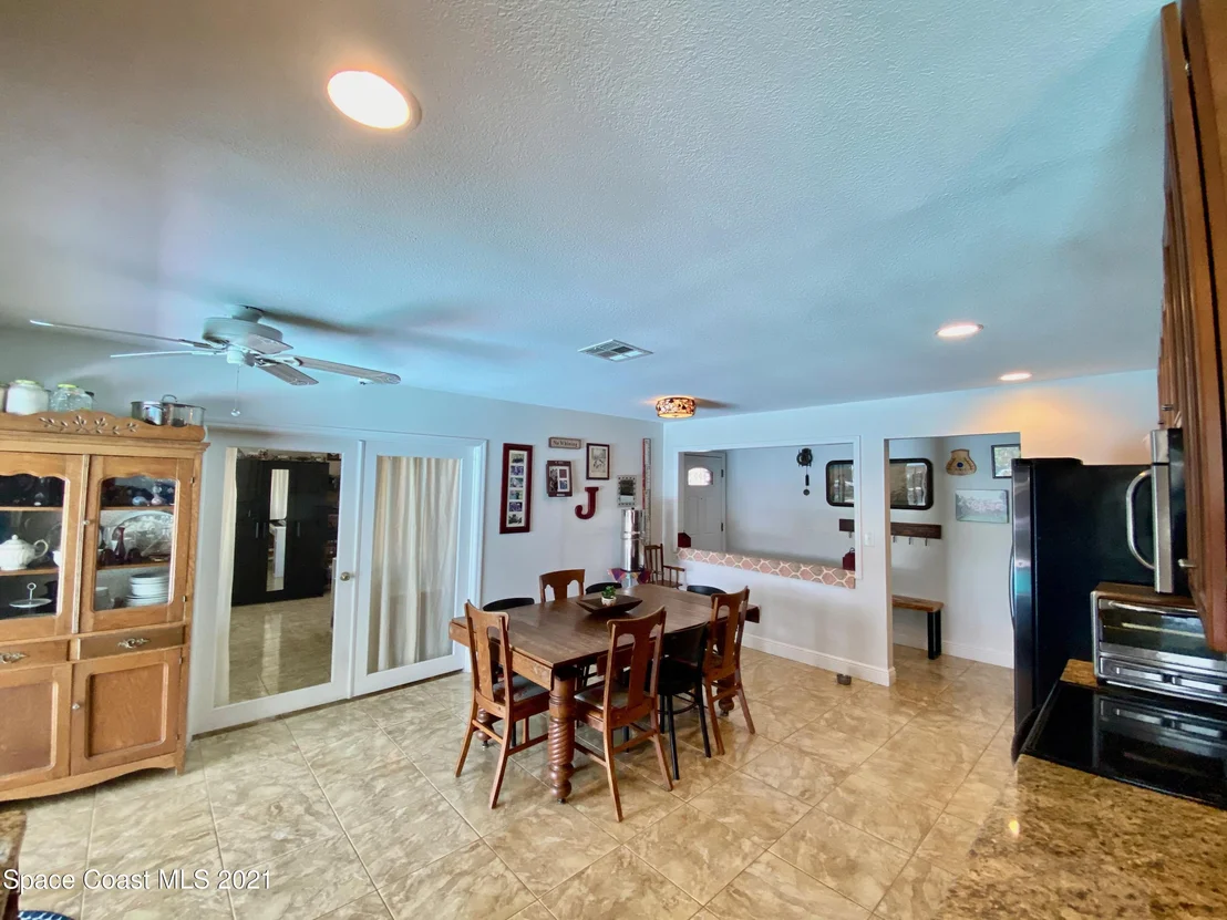 Photo of 740 Burman Lane NE