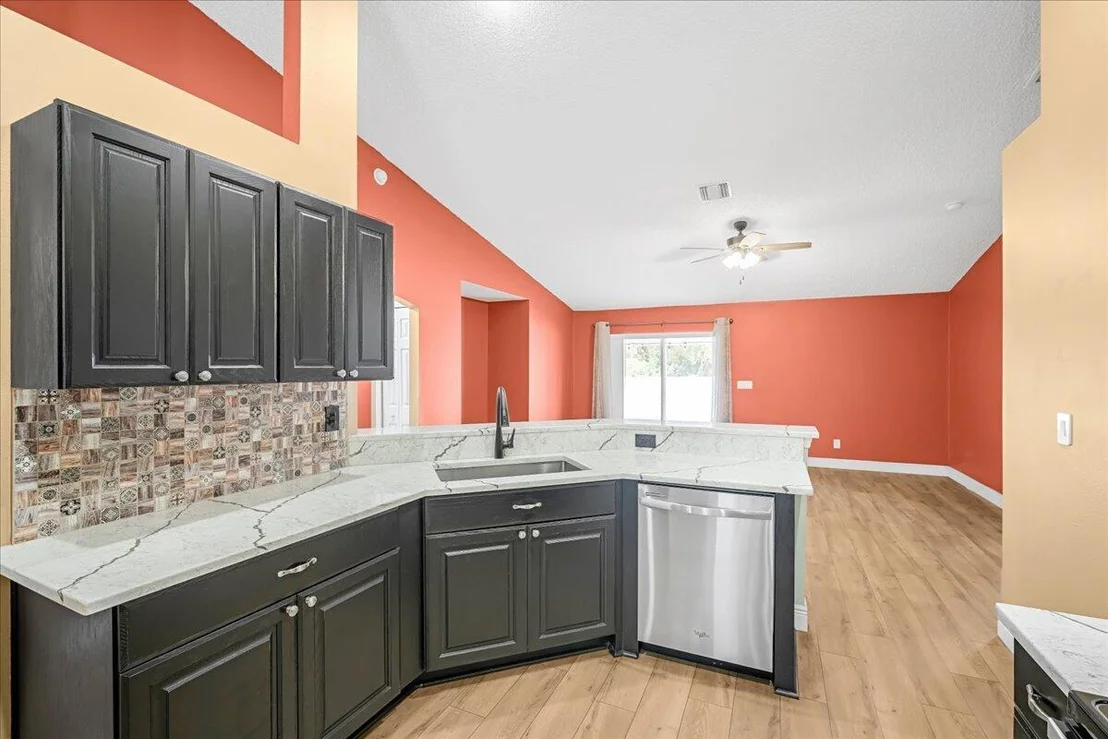 Photo of 6445 Ainsworth Road