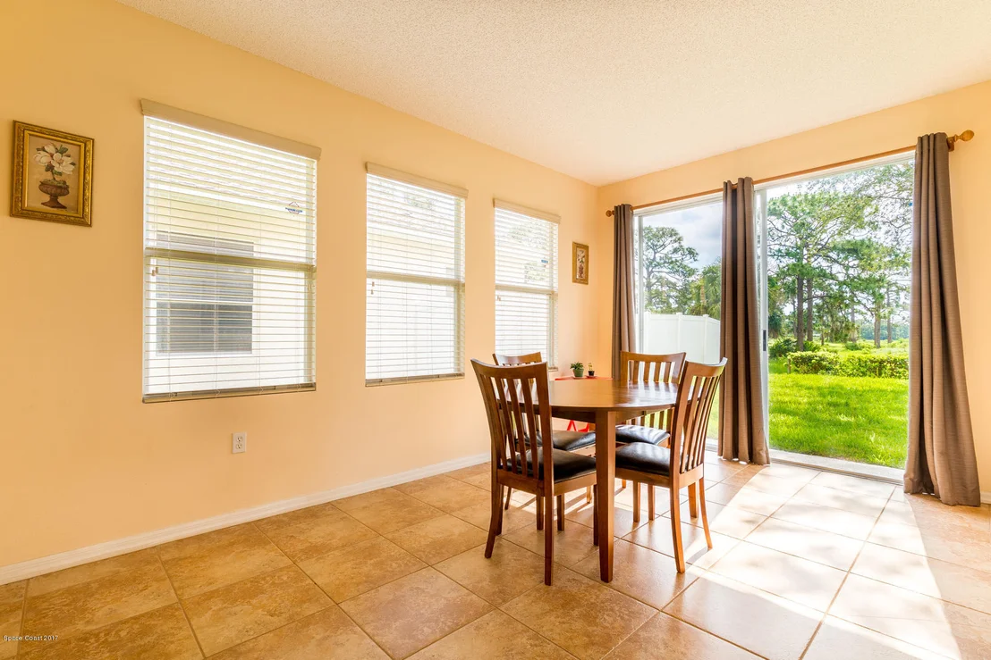Photo of 981 Hollister Drive