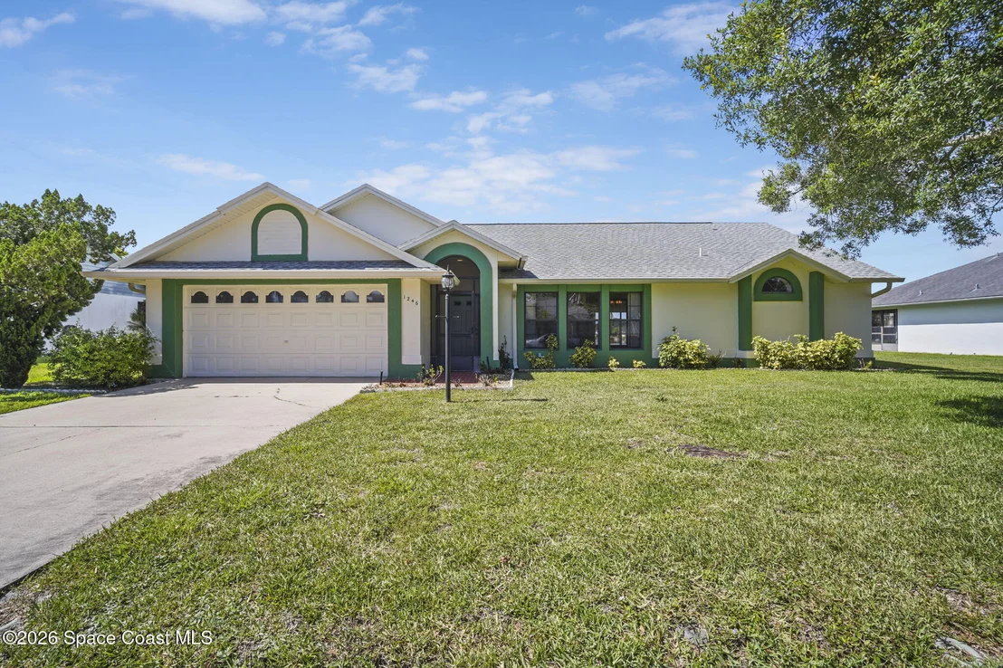 Photo of 1246 Lakeview Drive