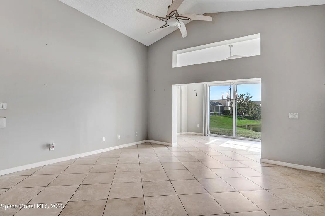 Photo of 895 Shaw Circle