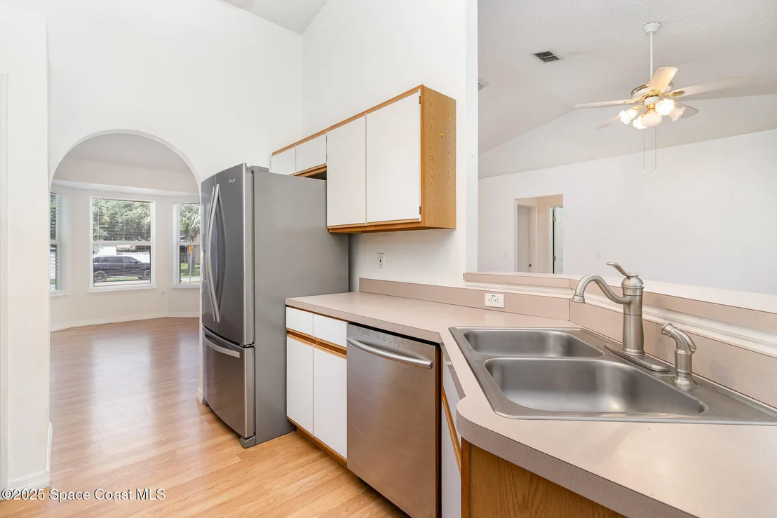 Photo of 6856 Buxton Avenue