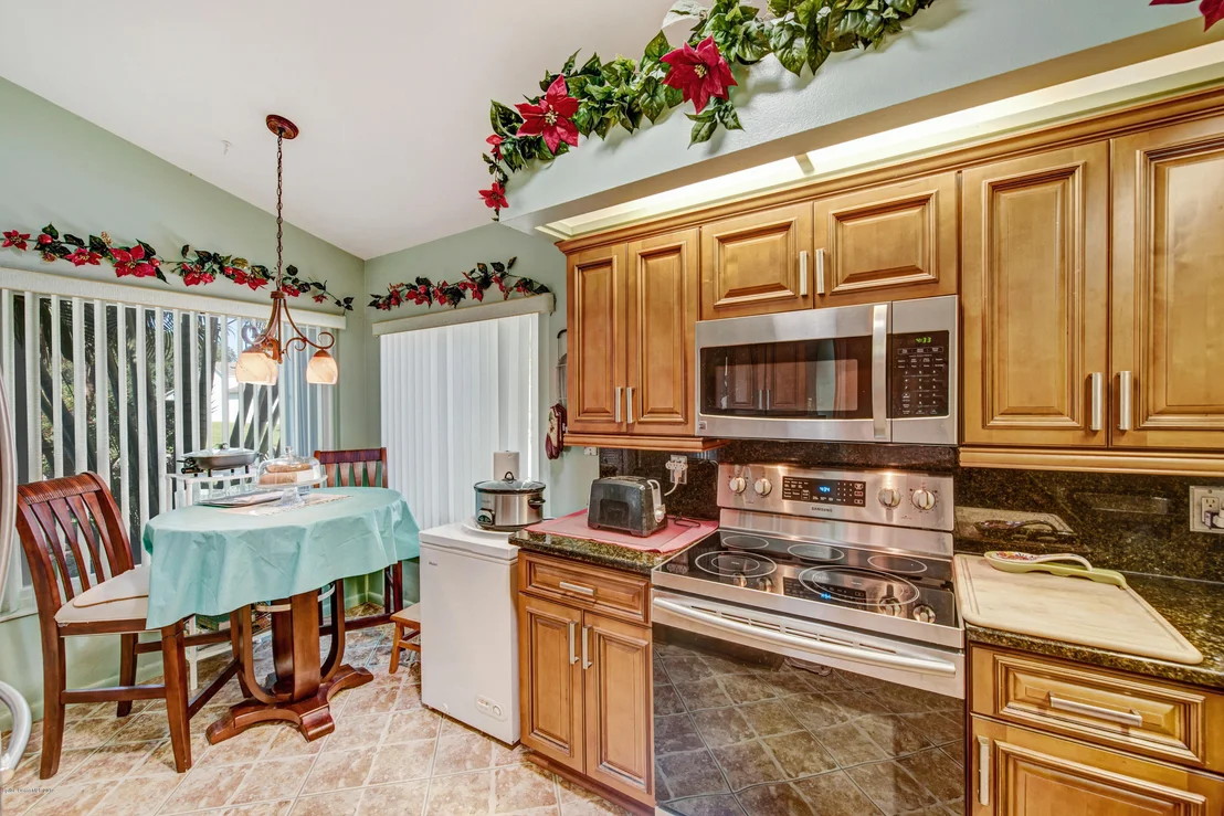 Photo of 375 Myrtlewood Road