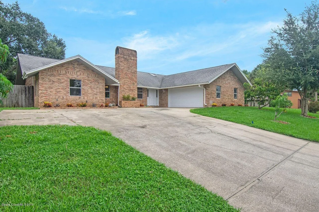 Photo of 5130 Evinrude Road