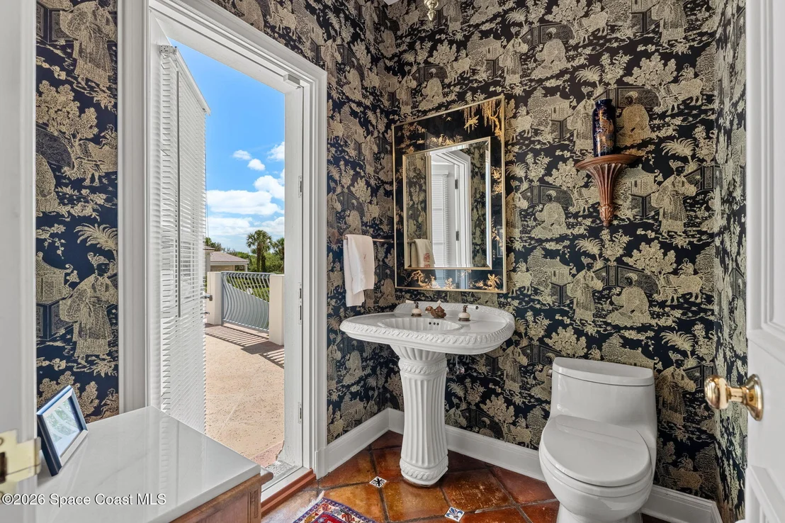 Photo of 680 Ocean Road