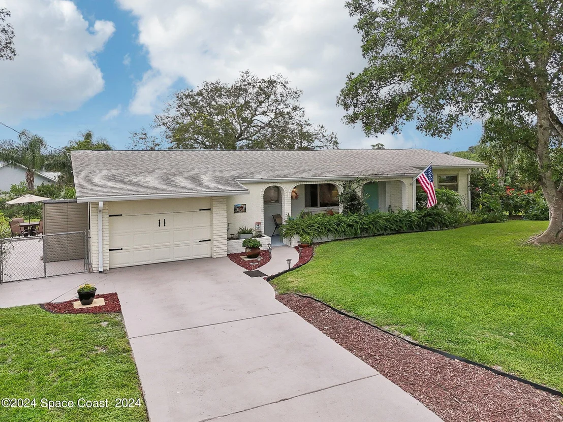 Photo of 905 Glenham Drive NE