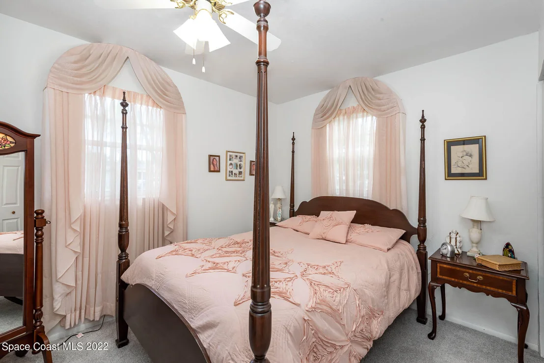Photo of 834 Mohawk Avenue