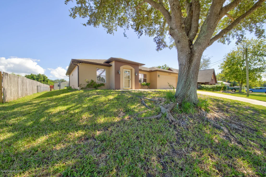 Photo of 6845 Cedar Avenue