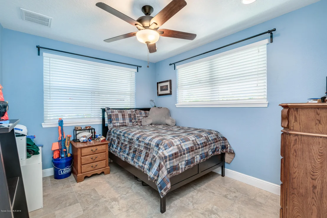 Photo of 905 Magnolia Drive