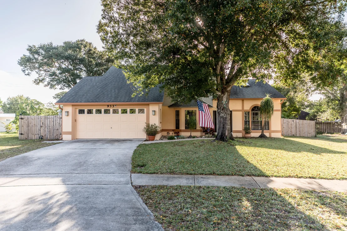 Photo of 933 Yorktowne Drive