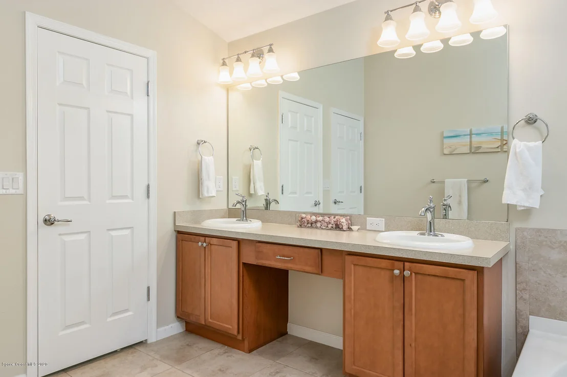 Photo of 1406 Dittmer Circle SE