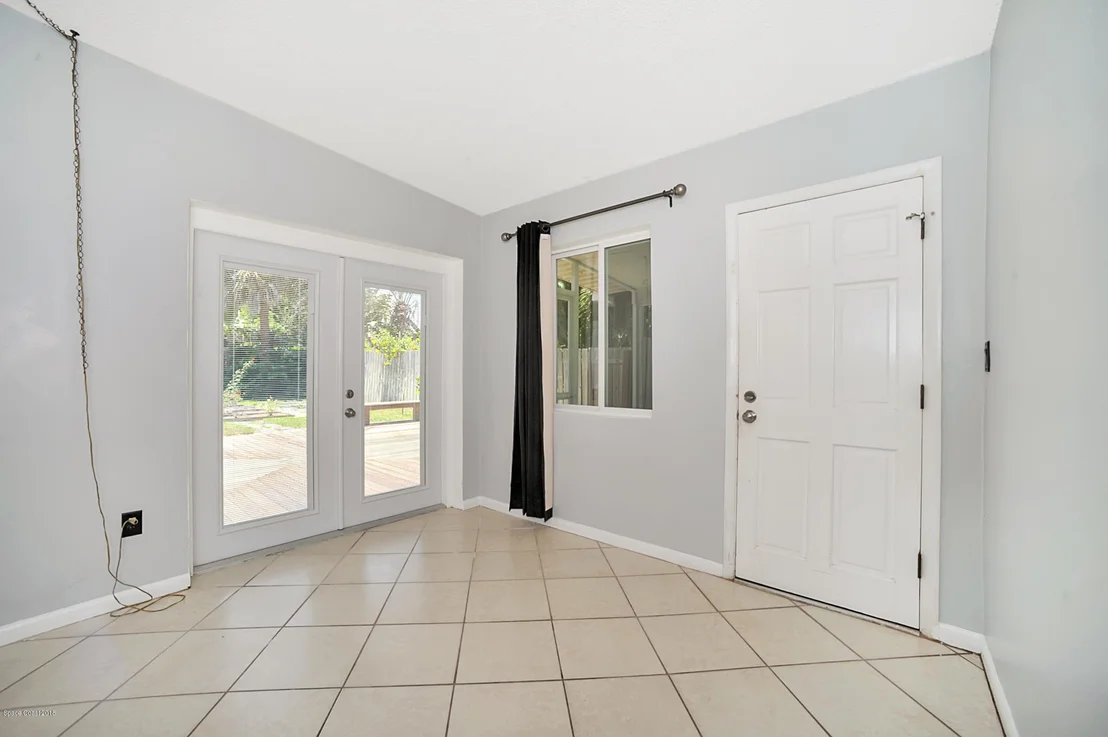 Photo of 1182 NE Bianca Drive NE
