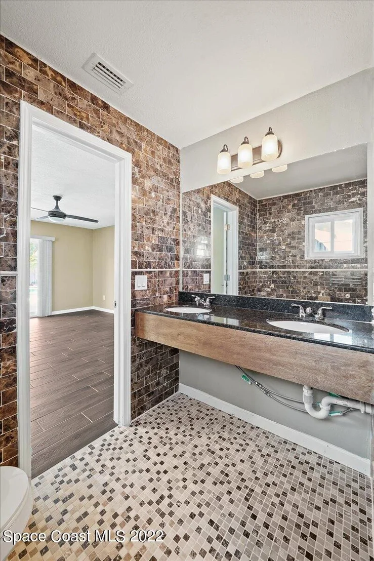 Photo of 239 Sand Pine Road