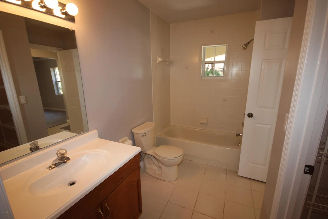 Photo of Unit 7 at 1475 Beechfern Drive