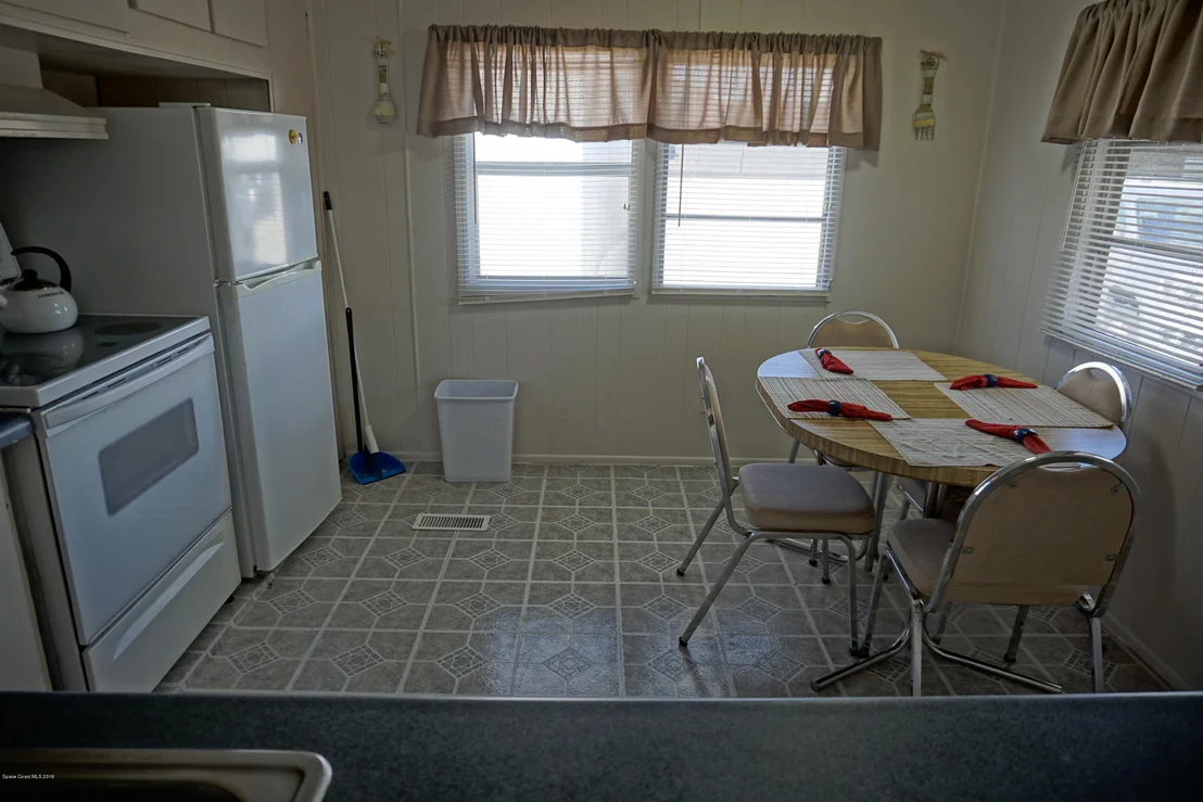 Photo of 3172 Indian River Drive NE