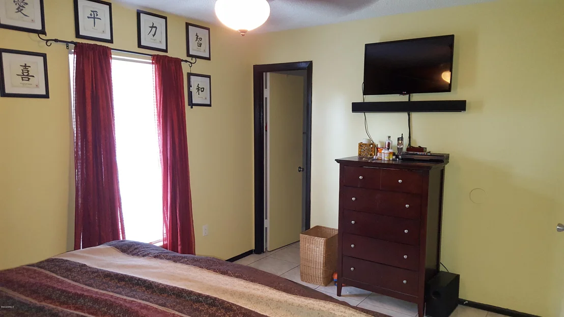 Photo of 5445 Jamaica Road