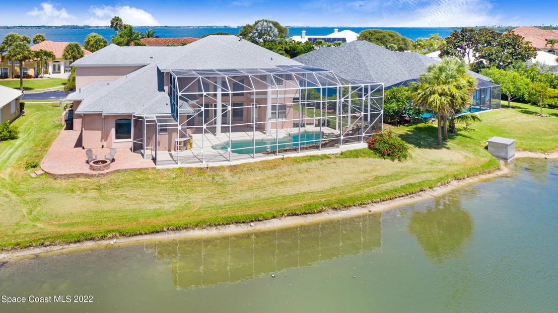 Photo of 334 Island Drive