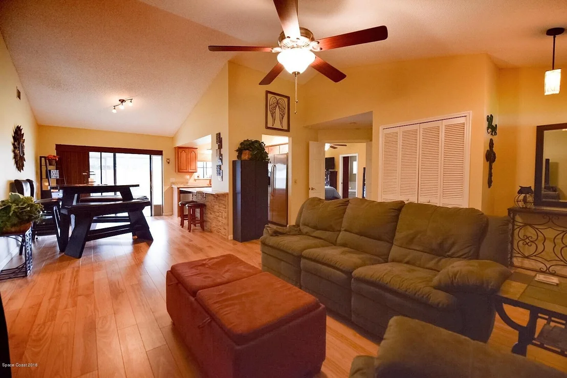Photo of 883 Spirea Drive