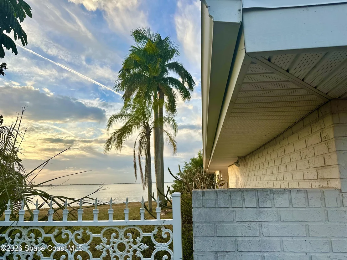 Photo of 464 Angelo Lane