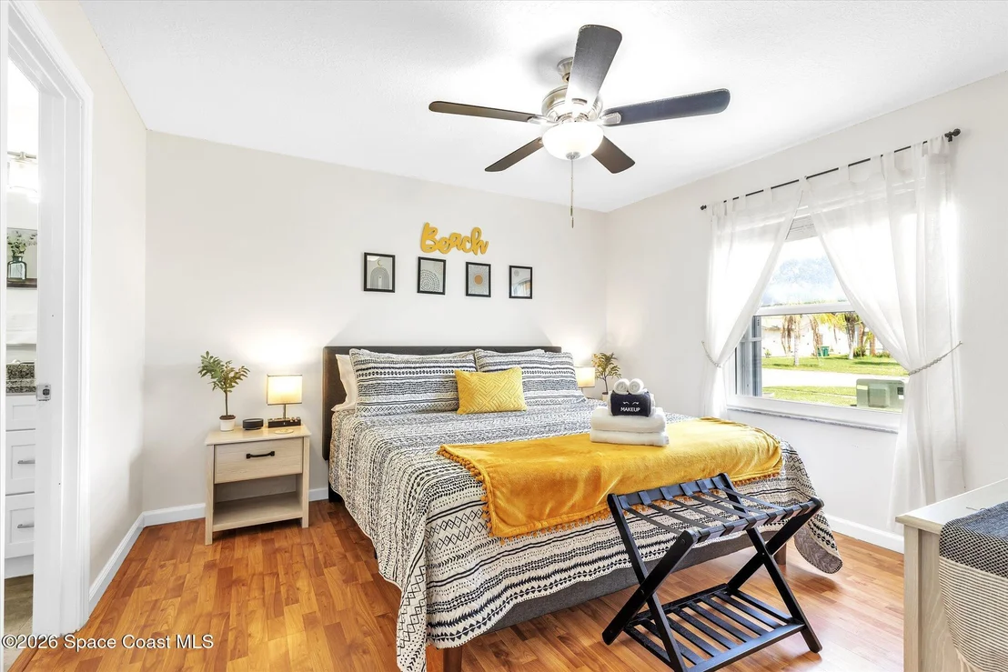 Photo of 233 Cinnamon Lake Circle