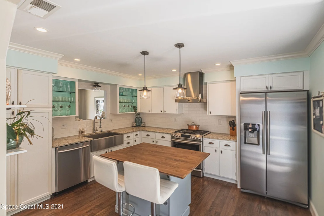 Photo of 460 Willow Tree Drive