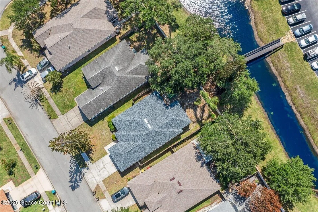 Photo of 1281 White Oak Circle