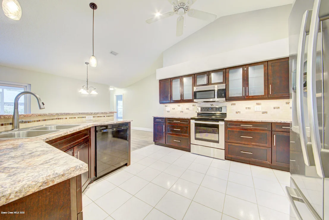 Photo of 6480 Adrian Street