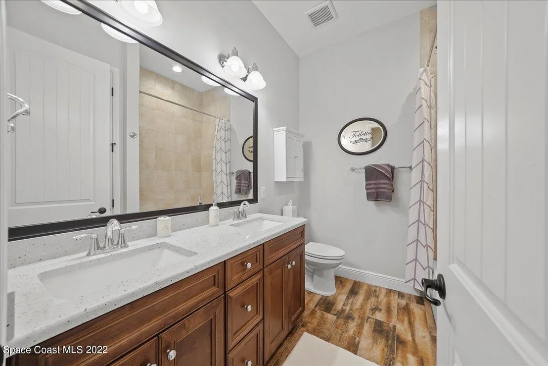 Photo of 352 Arrowhead Lane