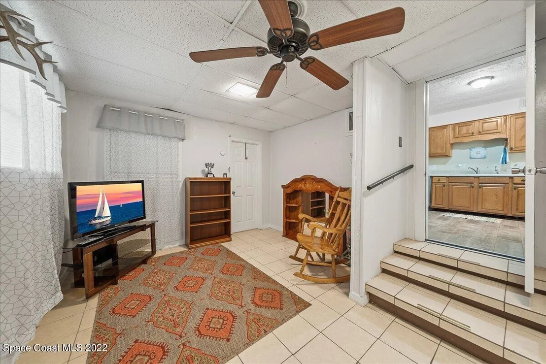 Photo of 283 N Burnett Road