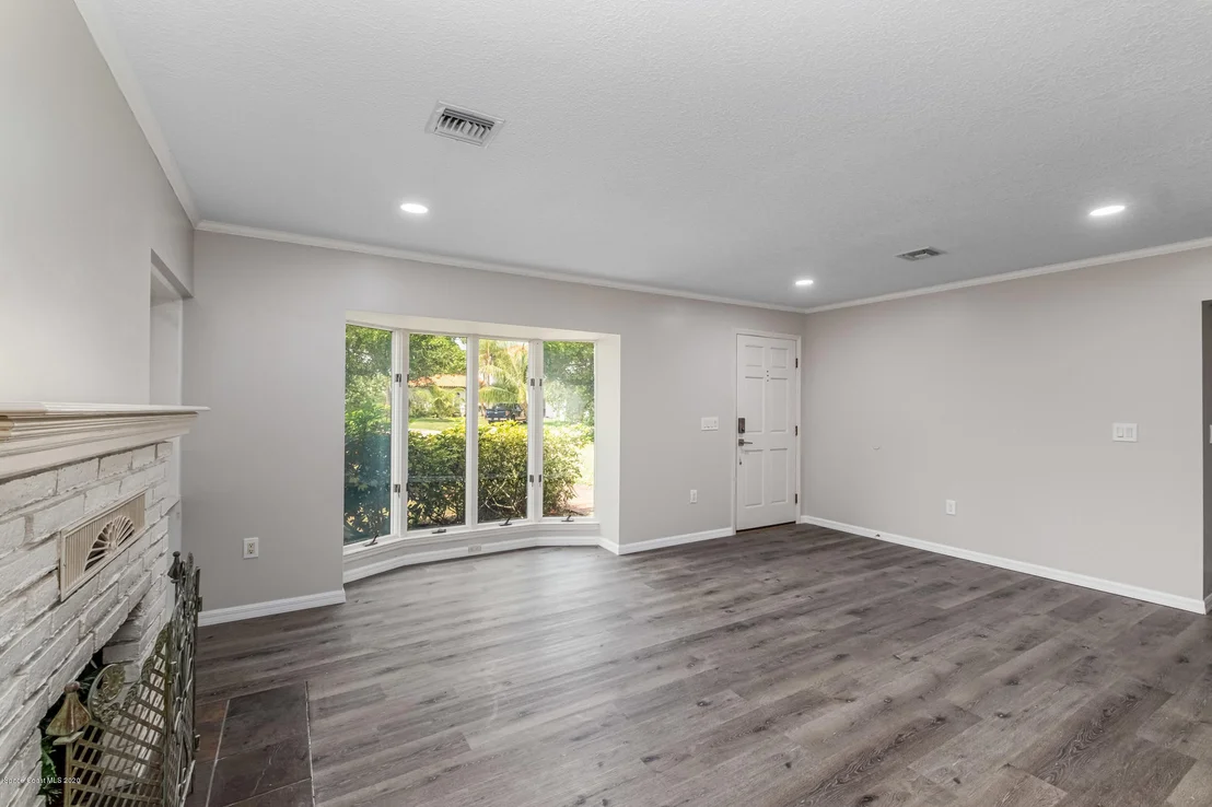 Photo of 405 Sunset Boulevard
