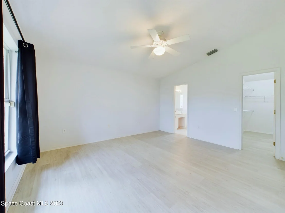 Photo of 1211 Meadow Lake Road