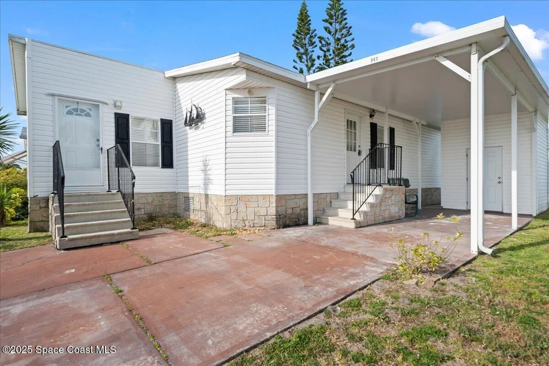 Photo of 641 Hyacinth Circle